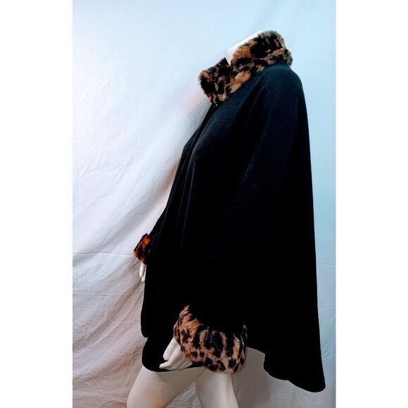 OSFM Women Leopard Fleece Black Cape - Picture 6 of 8